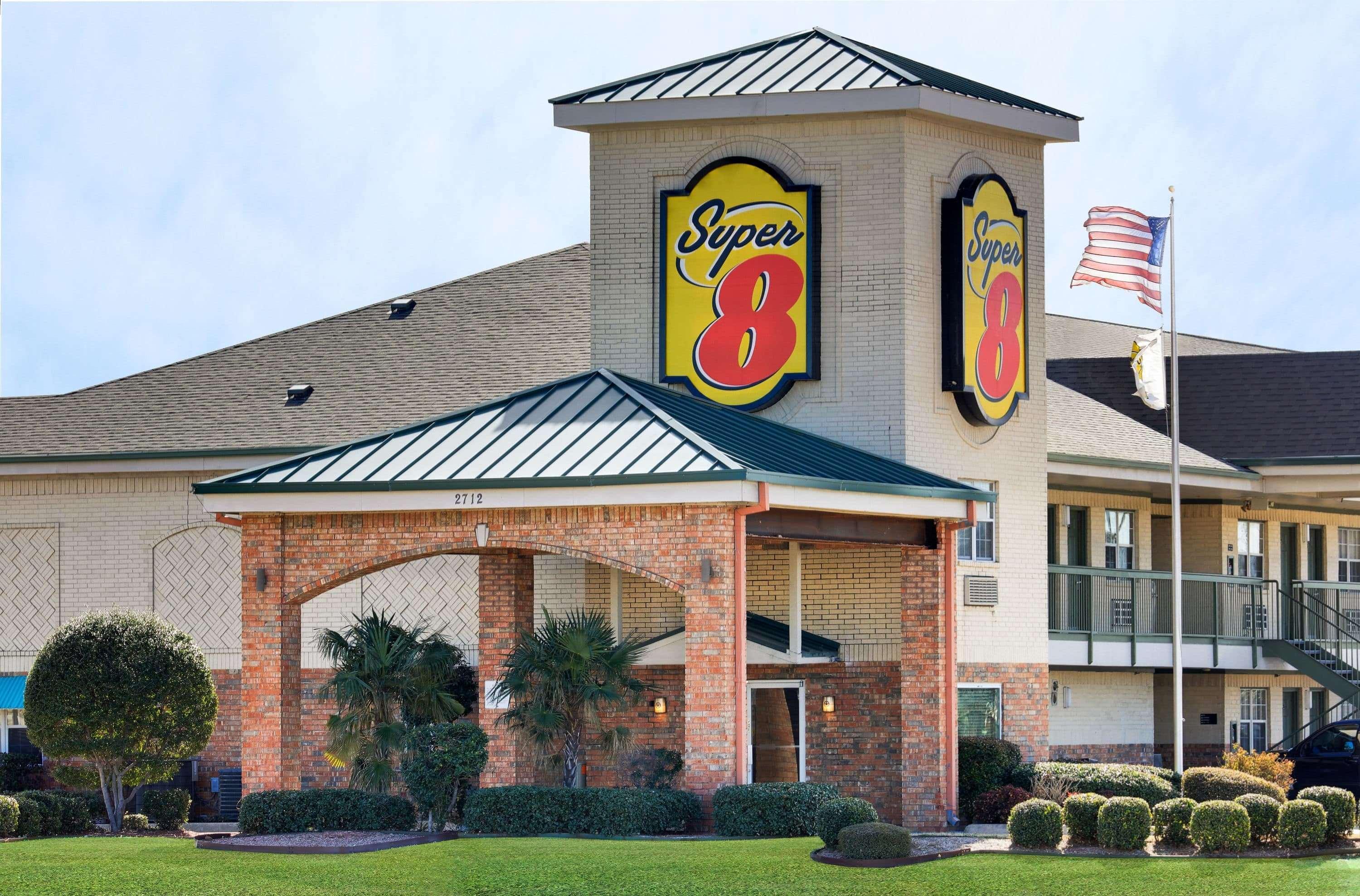 Super 8 By Wyndham Arlington Near At&T Stadium Exterior photo