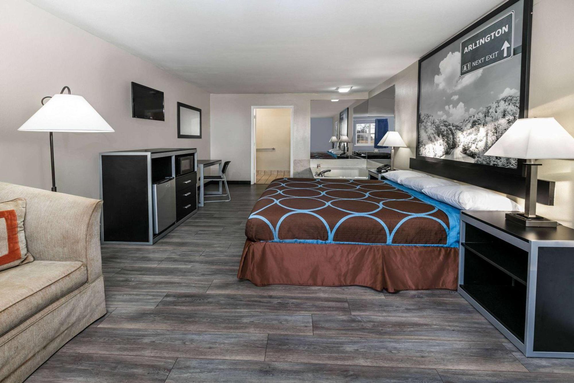 Super 8 By Wyndham Arlington Near At&T Stadium Exterior photo